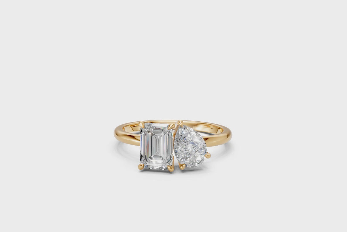 Emerald & Pear Toi Et Moi Ring